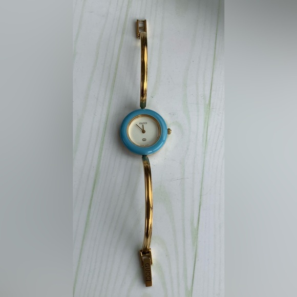 Ladies GUCCI bangle watch w/ interchangeable bezels🌸🌺🌼 - Picture 10 of 12